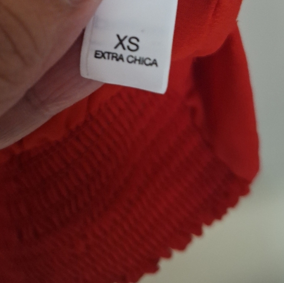 bebe Keyhole Sleeveless Halter Top Blouse w Gold Tone Chain Elastic Hem Red - Picture 8 of 10